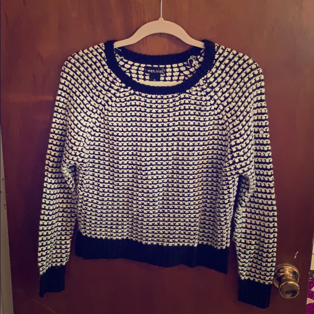 Crop top sweater.